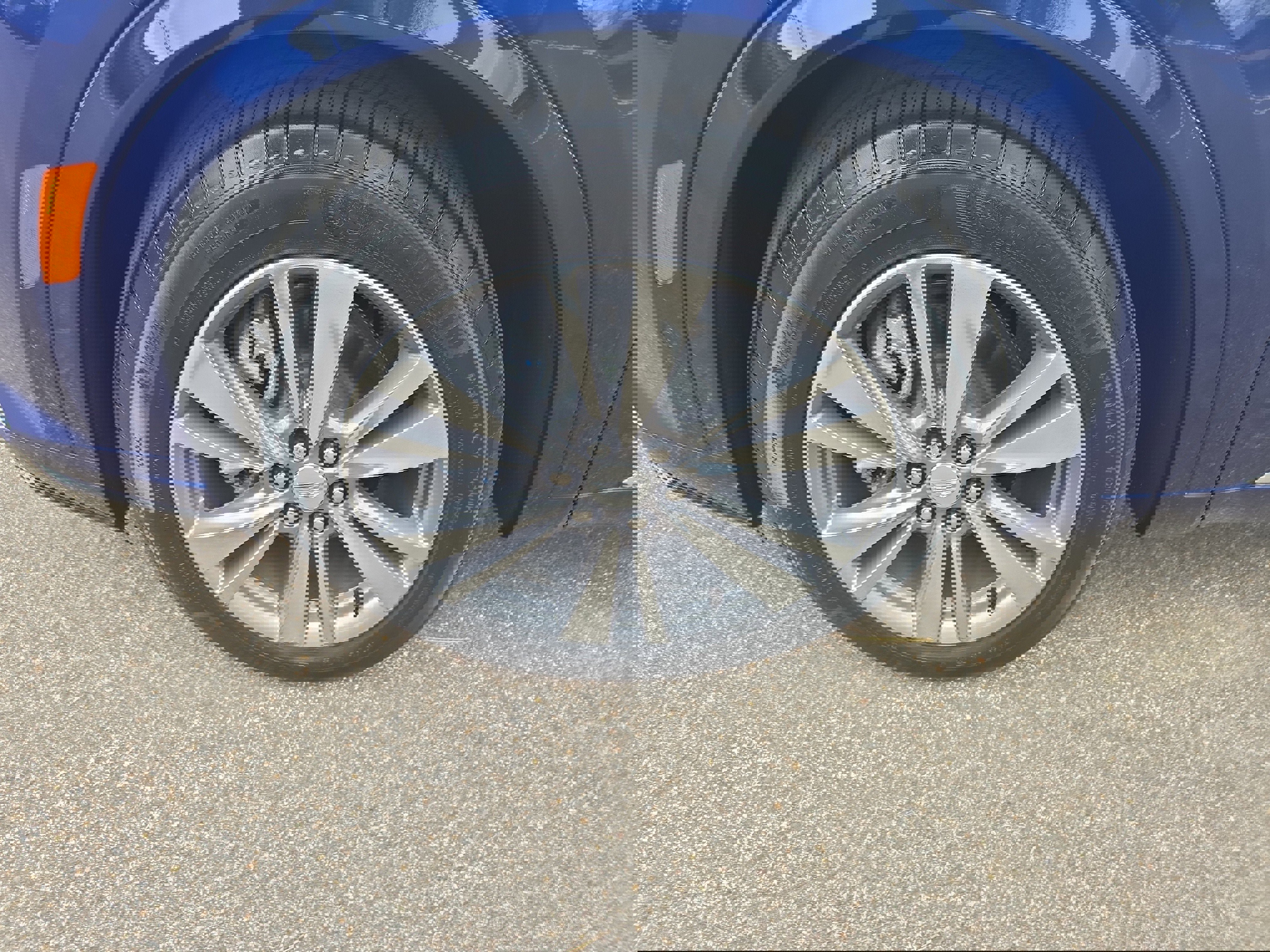 Used 2025 Cadillac XT6 Premium Luxury w/ Technology Package image 9