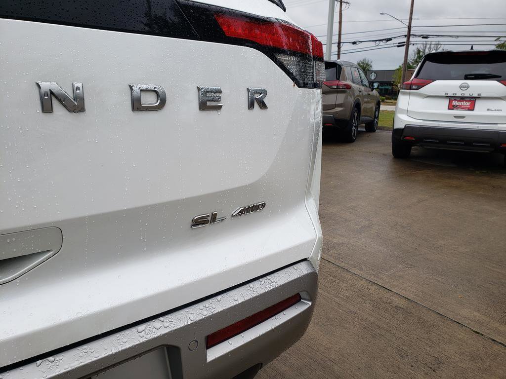 Certified 2025 Nissan Pathfinder SL w/ SL Premium Package image 13