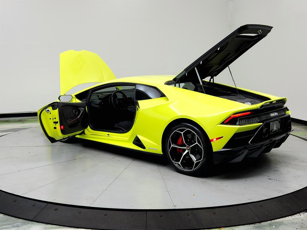 Used 2020 Lamborghini Huracan EVO image 12