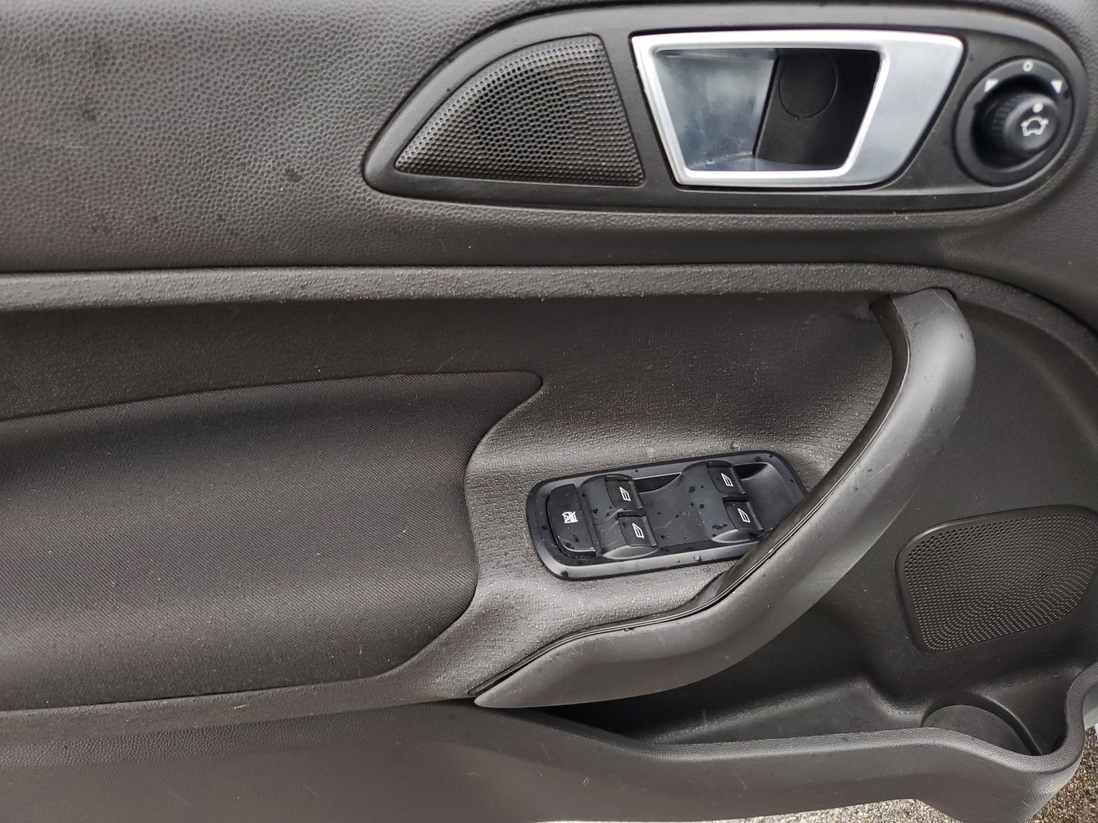 Used 2015 Ford Fiesta SE FWD image 18