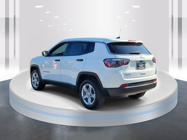 Used 2023 Jeep Compass Sport image 4