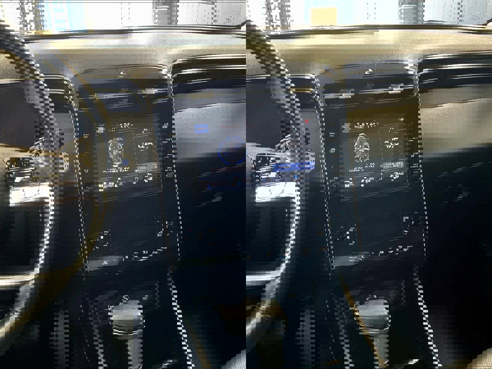 Used 2022 Hyundai Tucson SEL w/ Convenience + Premium Package AWD/4WD image 18