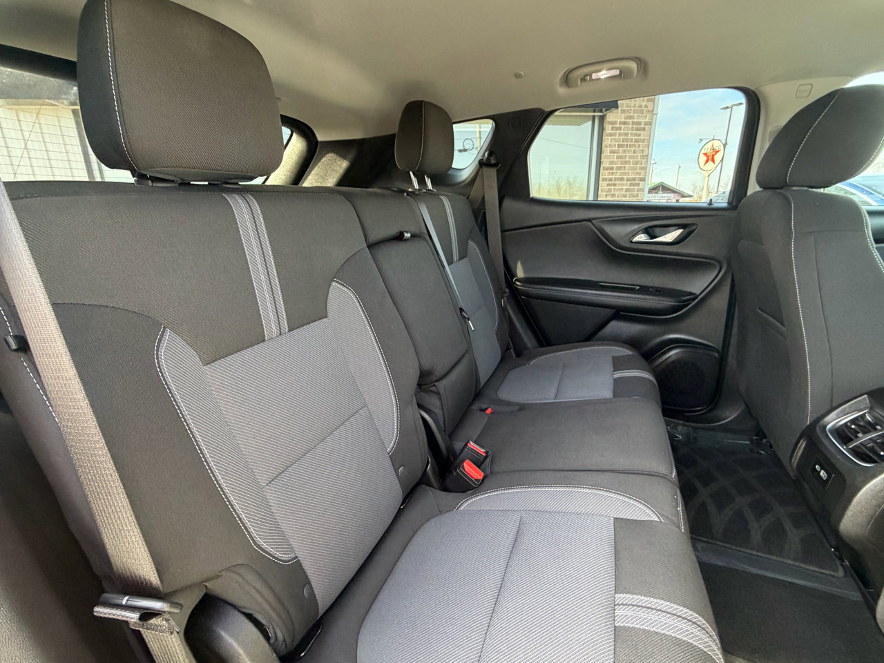 Used 2025 Chevrolet Blazer LT image 27