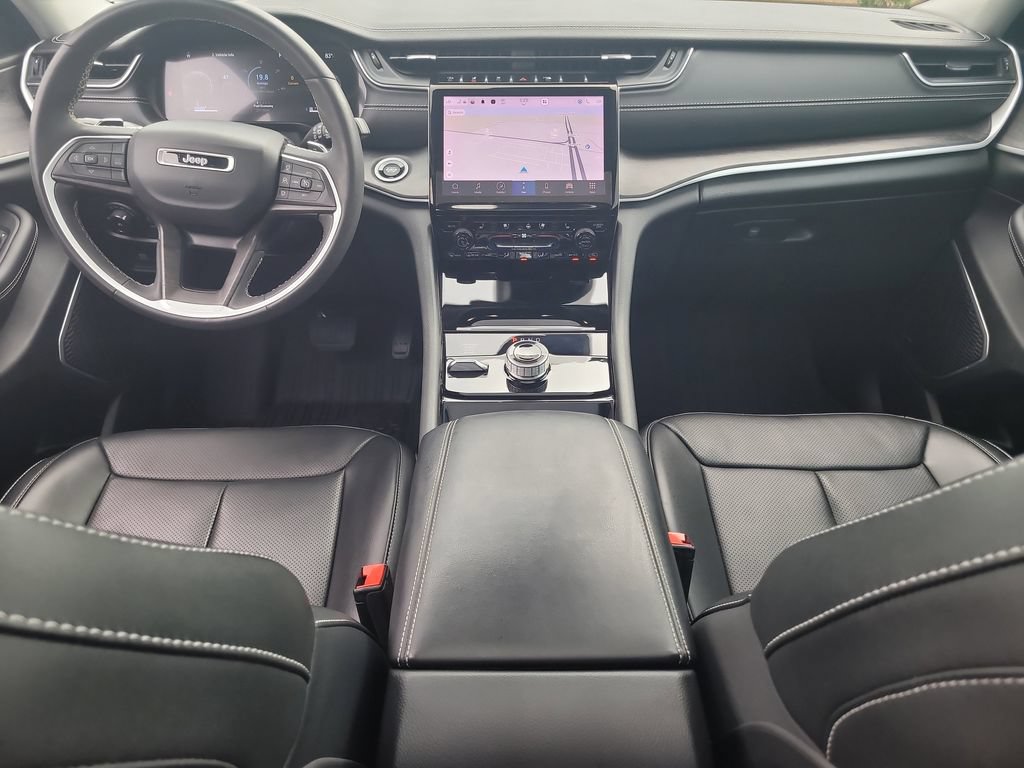 Certified 2023 Jeep Grand Cherokee Limited w/ Luxury Tech Group II AWD/4WD image 17