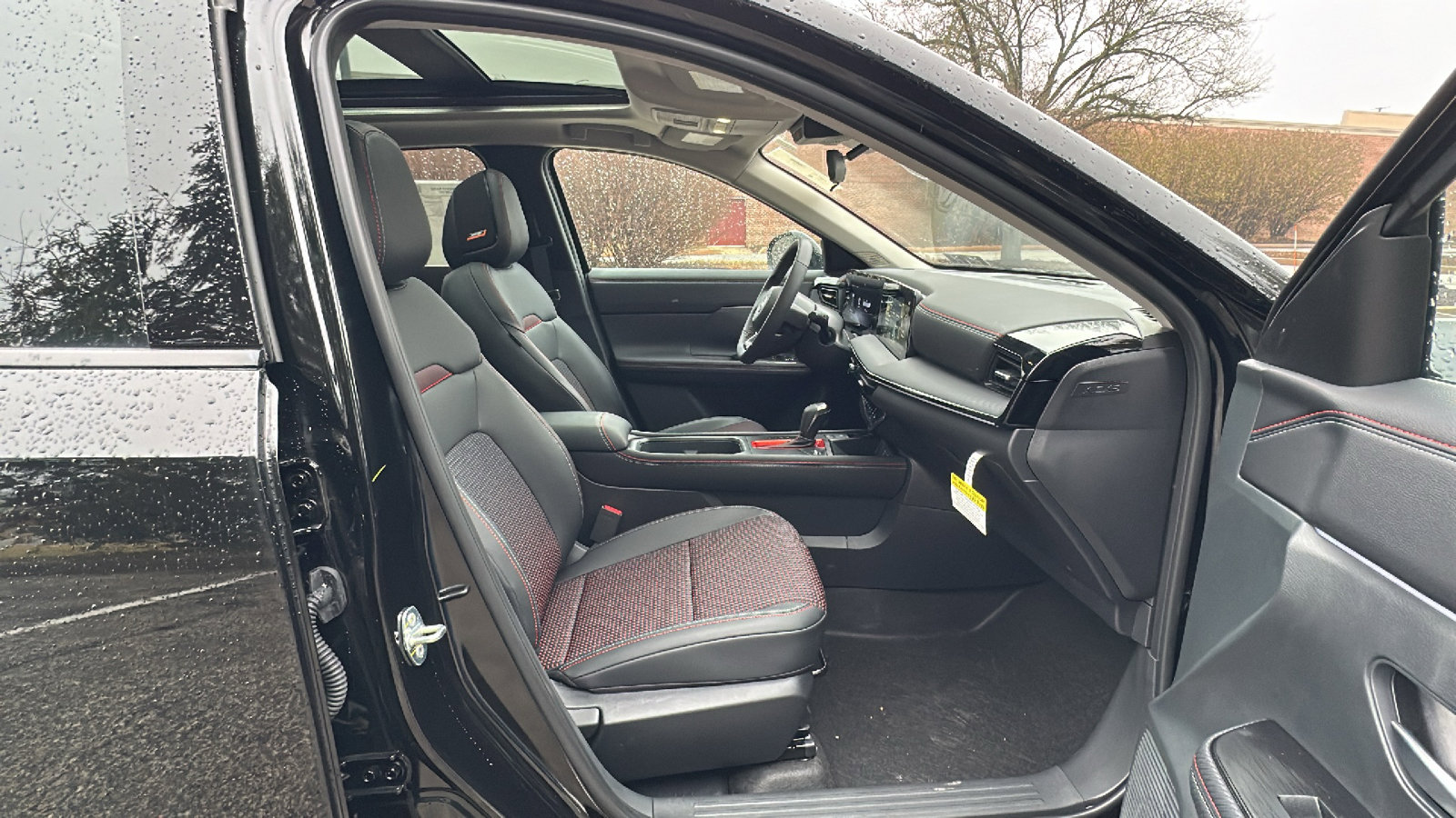 New 2025 Nissan Kicks SR w/ SR Premium Package image 9