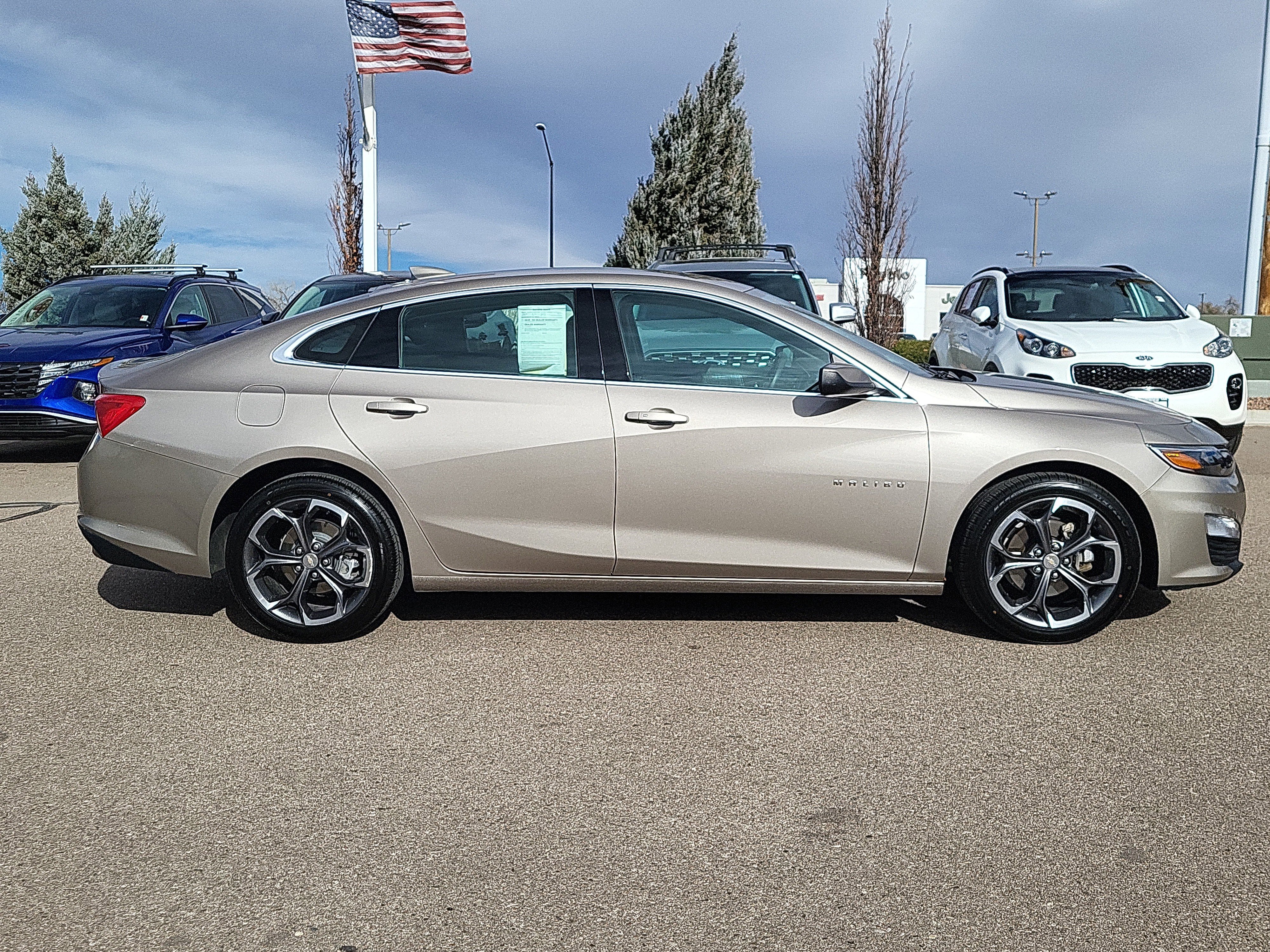 Used 2023 Chevrolet Malibu LT image 2