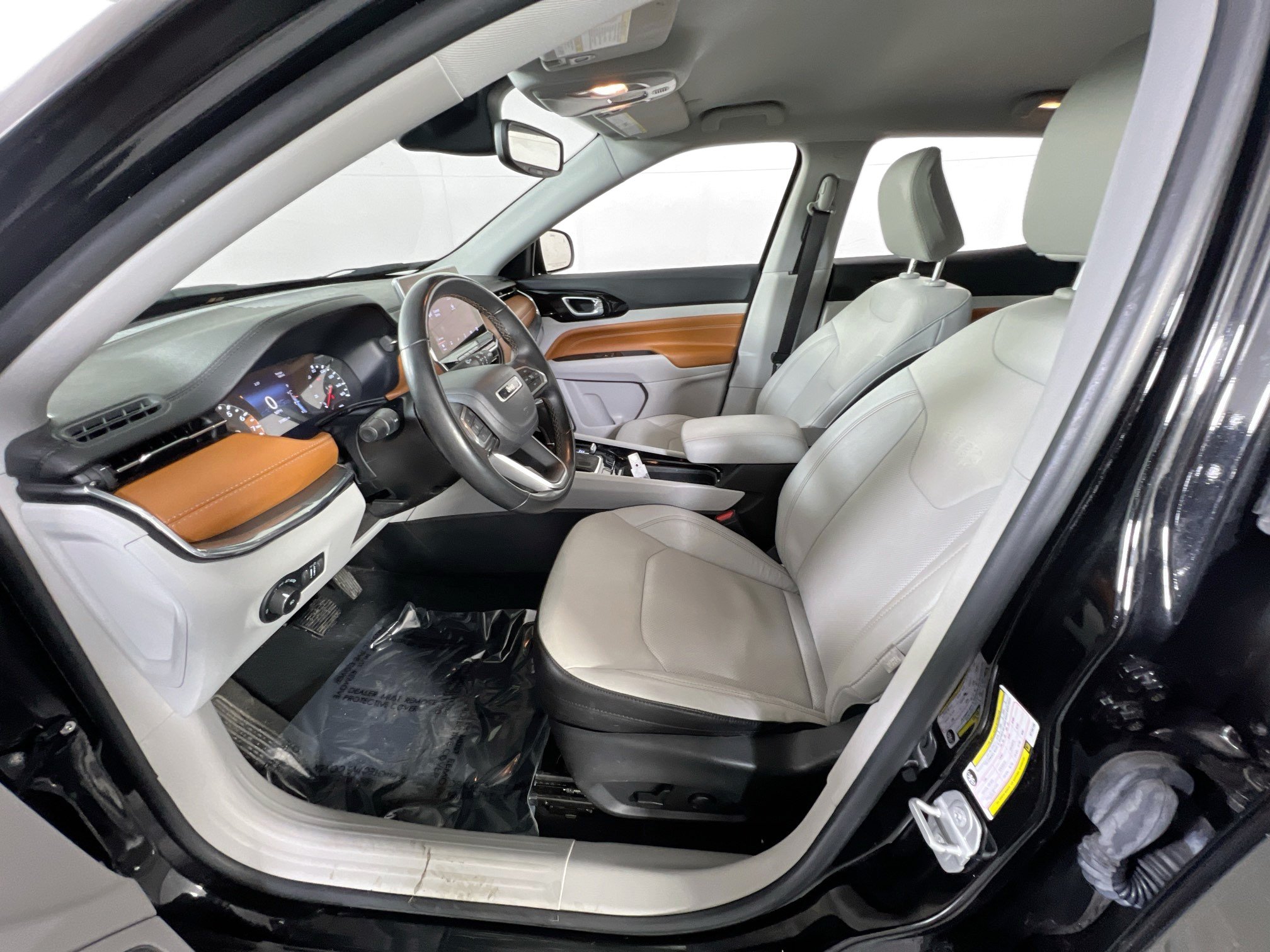 Used 2022 Jeep Compass Limited AWD/4WD image 19