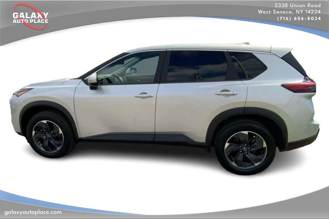 Used 2025 Nissan Rogue SV AWD/4WD image 8
