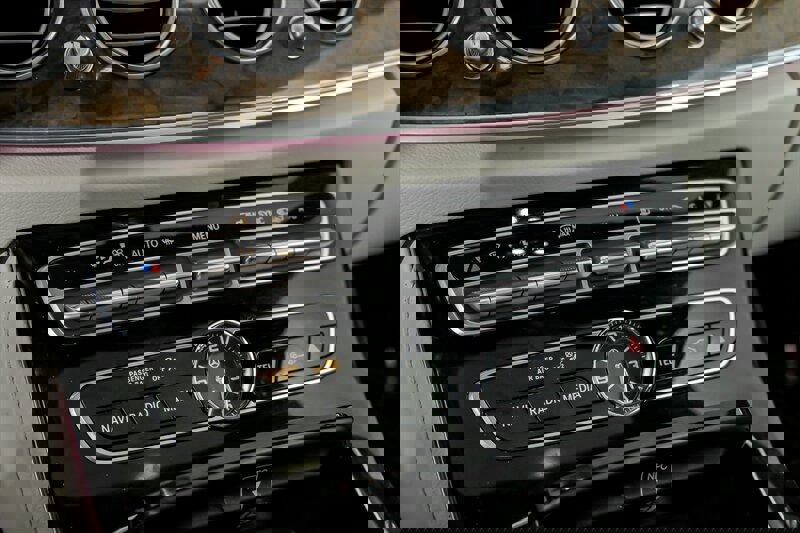 Used 2017 Mercedes-Benz E 300 4MATIC image 35