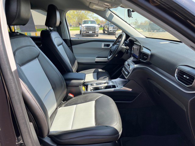 Used 2023 Ford Explorer XLT w/ Equipment Group 202A image 19