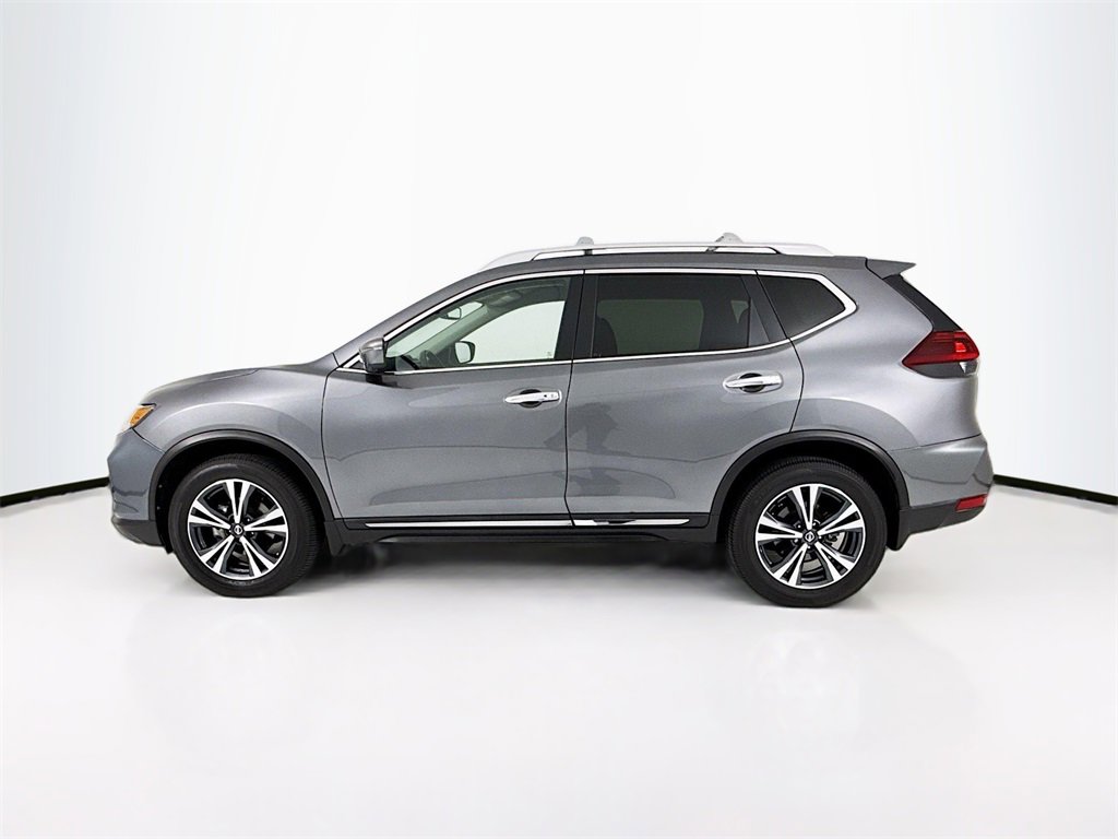 Used 2018 Nissan Rogue SL image 2