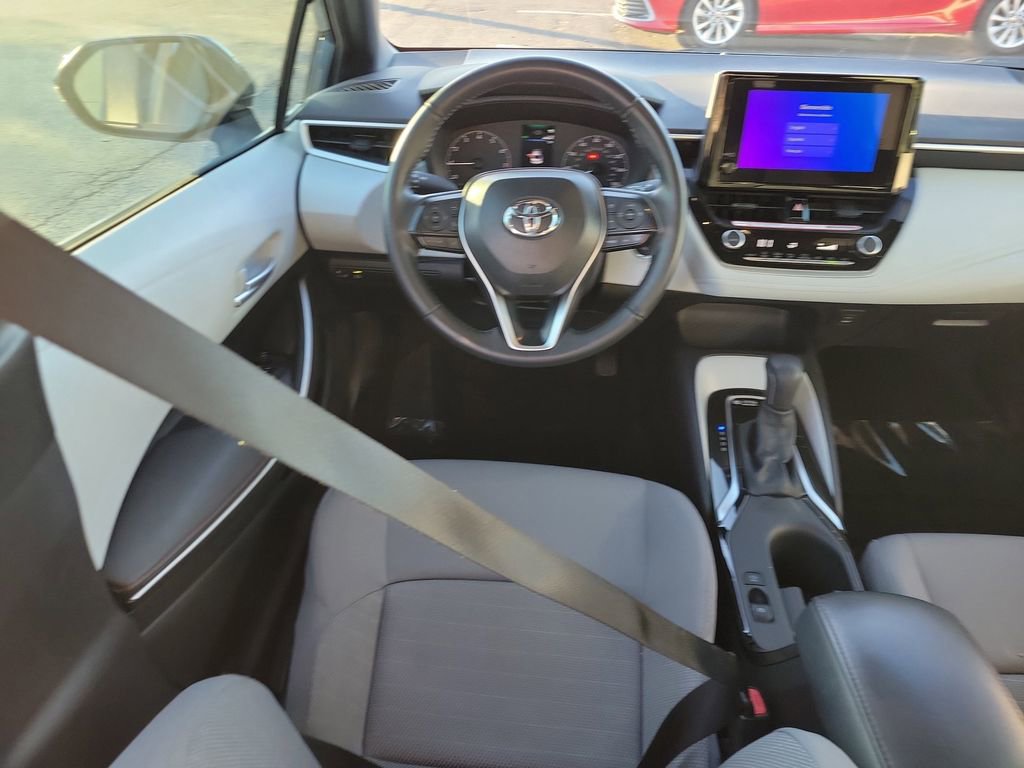 Used 2025 Toyota Corolla SE image 14