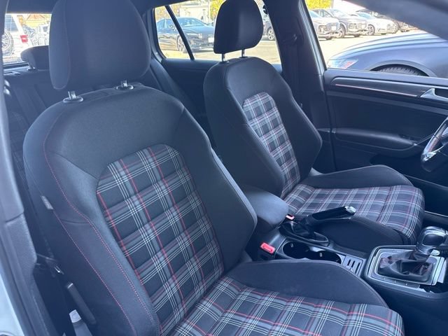 Used 2018 Volkswagen GTI SE FWD image 10