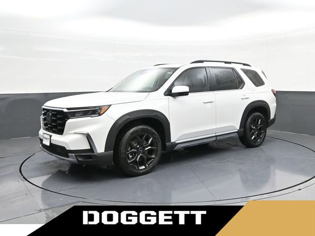 New 2025 Honda Pilot Touring image 1