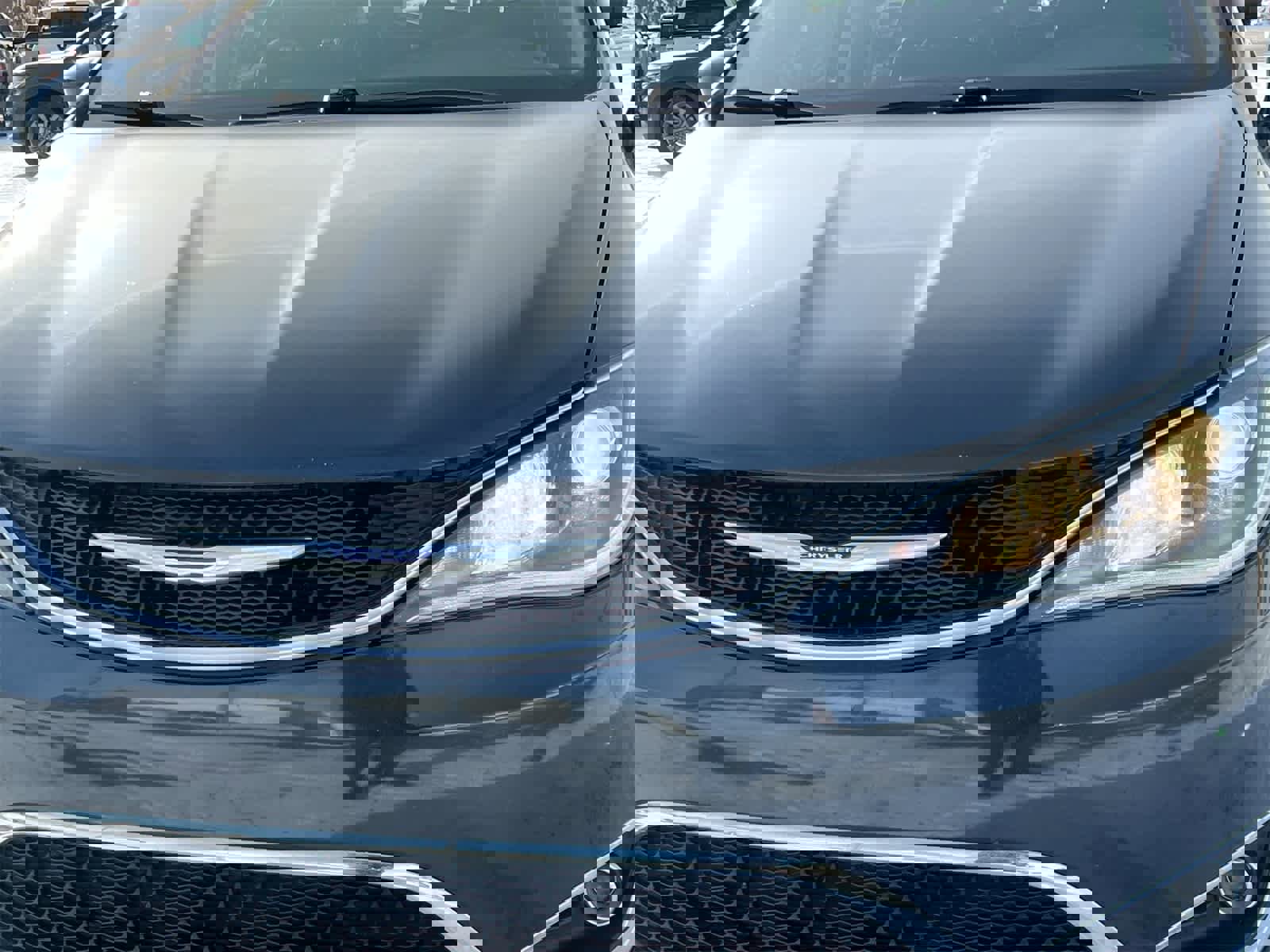 Used 2019 Chrysler Pacifica Touring-L image 11