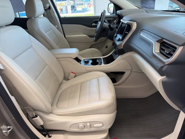 Used 2022 GMC Acadia Denali w/ Denali Ultimate Package AWD/4WD image 15