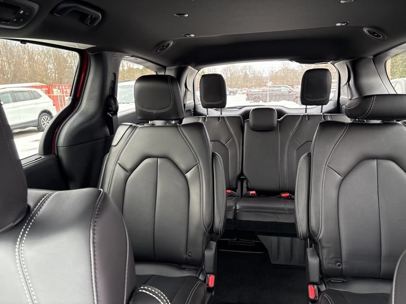 New 2026 Chrysler Pacifica Select AWD/4WD image 23