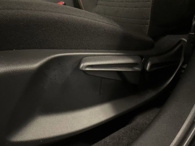 Certified 2025 Honda HR-V Sport image 12