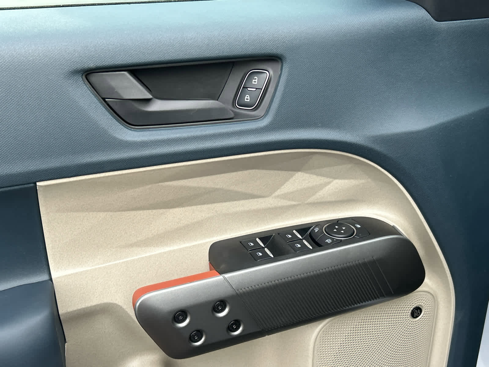 New 2025 Ford Maverick Lariat w/ 4K Tow Package image 32