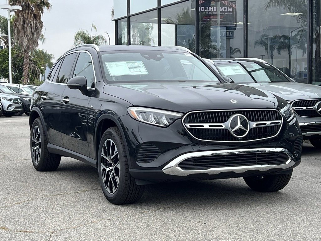 New 2025 Mercedes-Benz GLC 350e 4MATIC