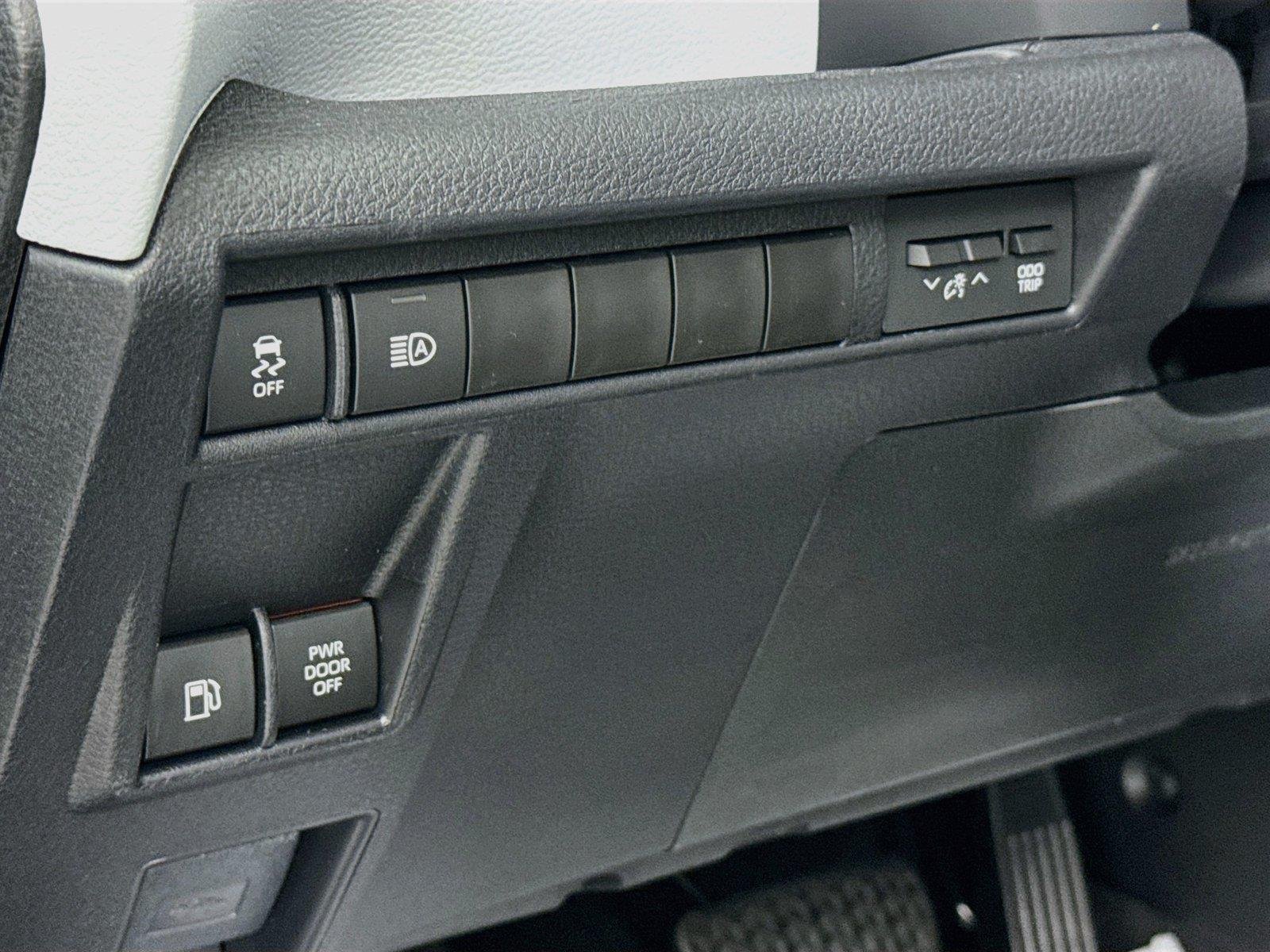 New 2026 Toyota Sienna XLE FWD image 16