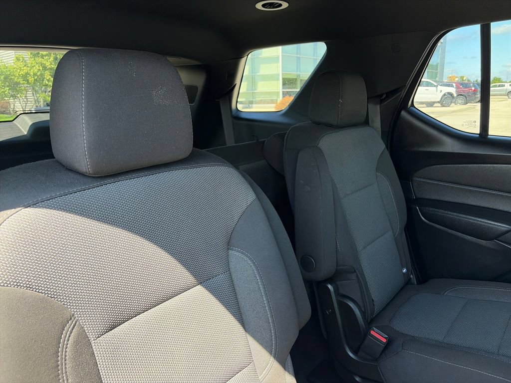 Used 2023 Chevrolet Traverse LT FWD image 32