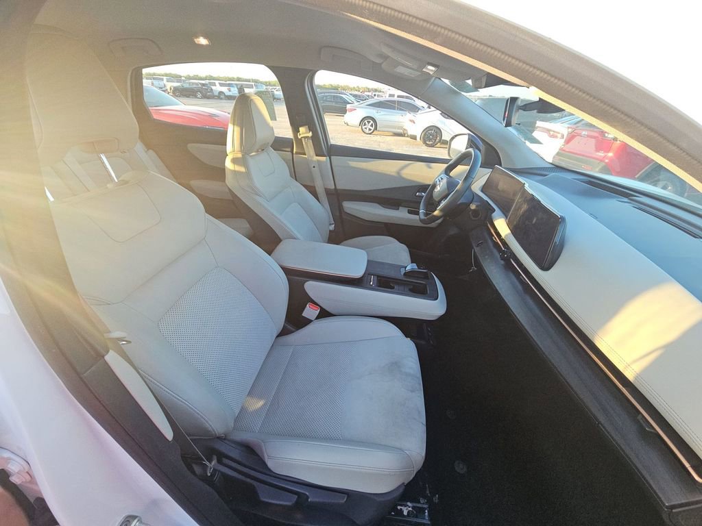 Used 2023 Nissan Ariya AWD image 3