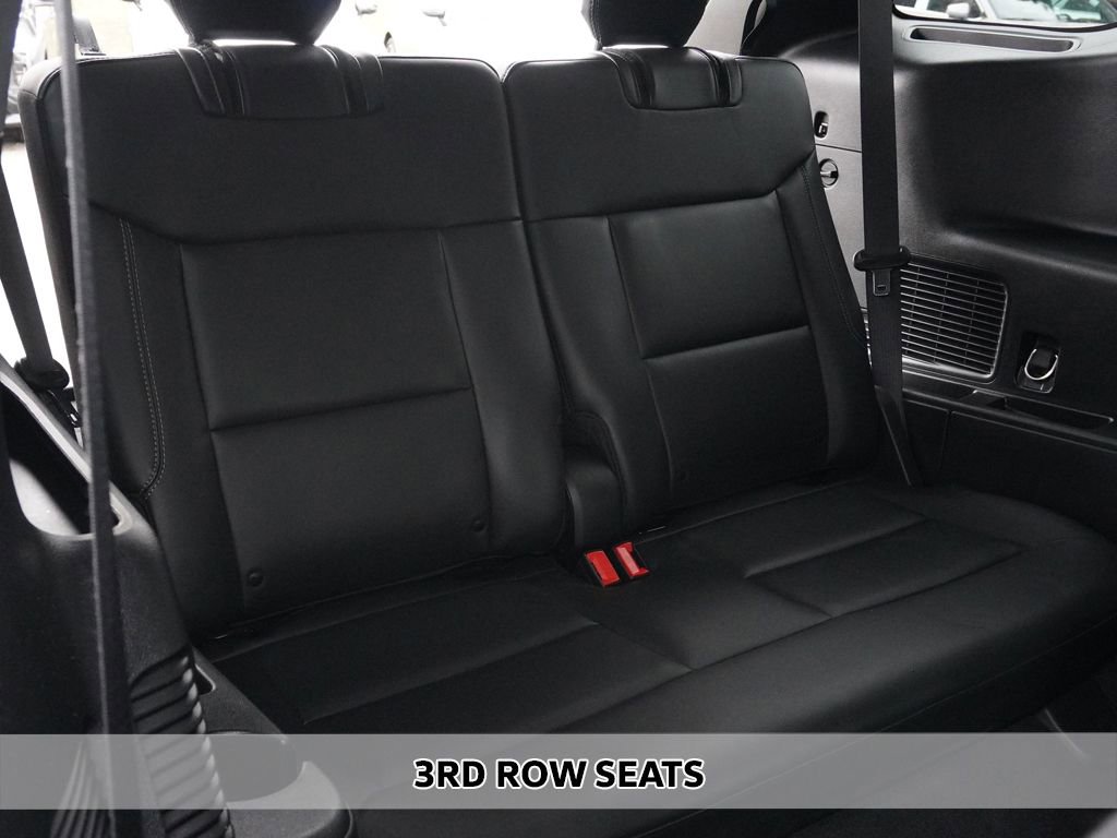 Used 2023 Ford Explorer XLT w/ Equipment Group 202A image 6