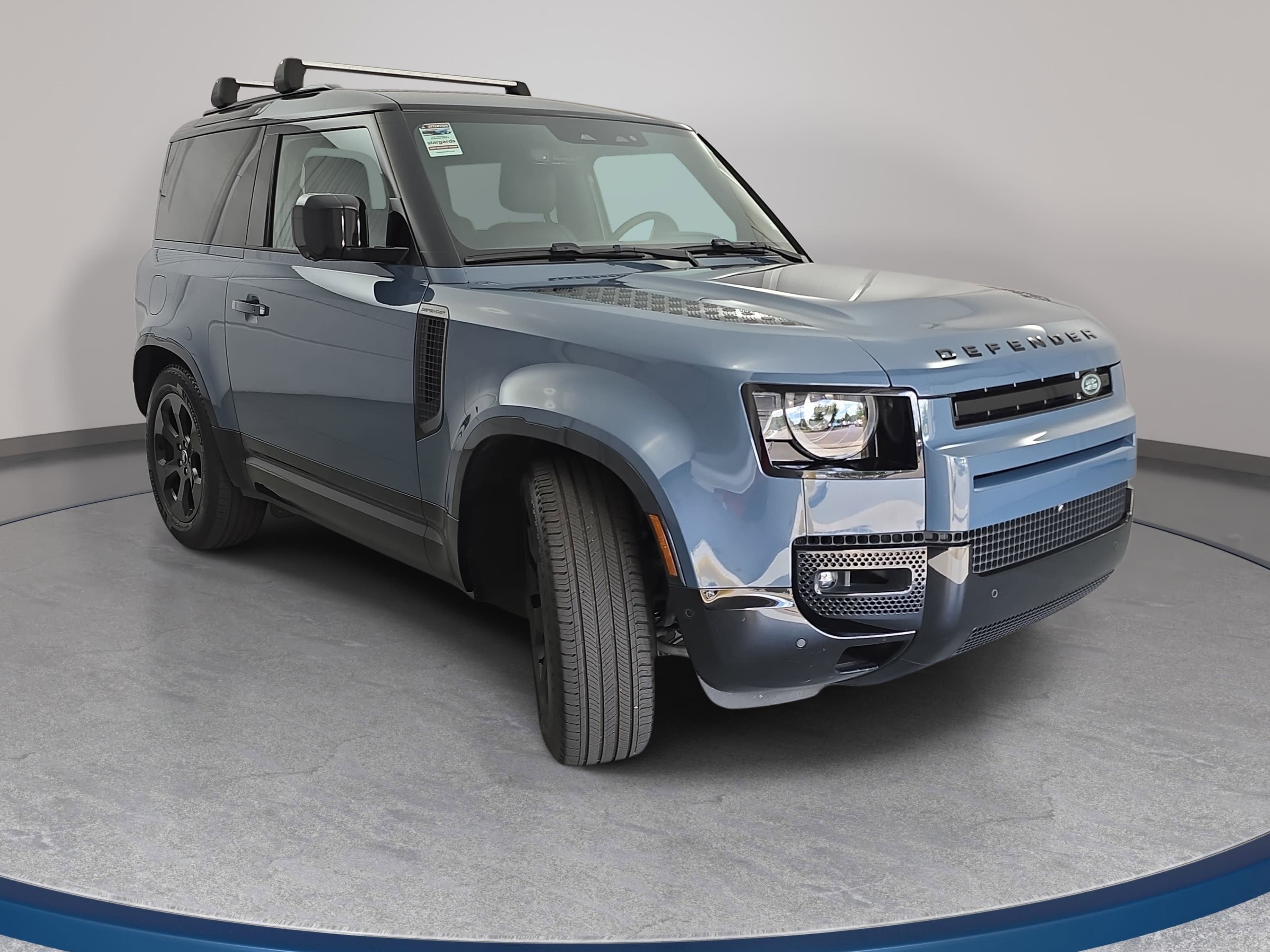 Certified 2025 Land Rover Defender 90 X-Dynamic SE AWD/4WD image 3