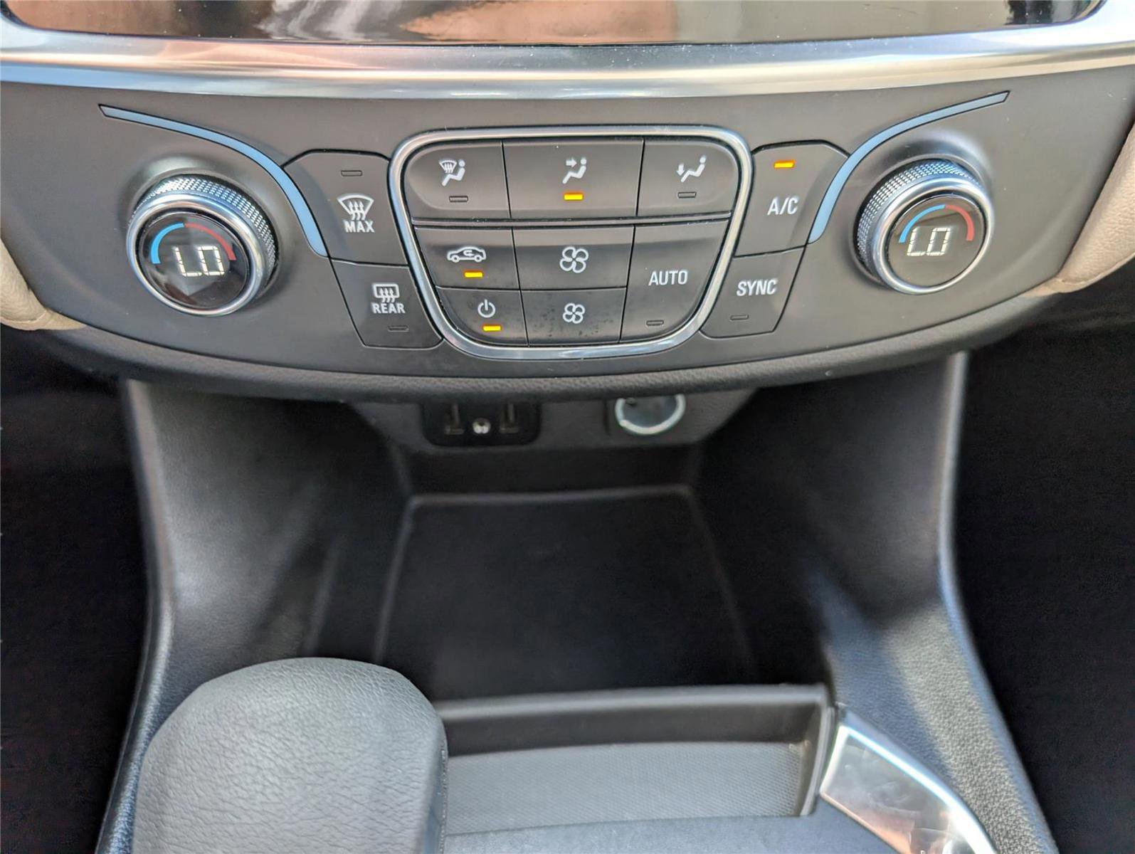 Used 2024 Chevrolet Traverse LS w/ Safety Package FWD image 21