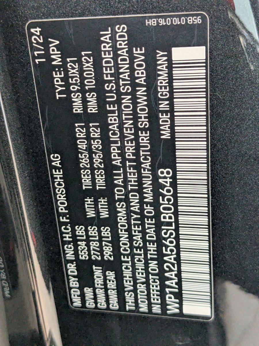 Used 2025 Porsche Macan image 29