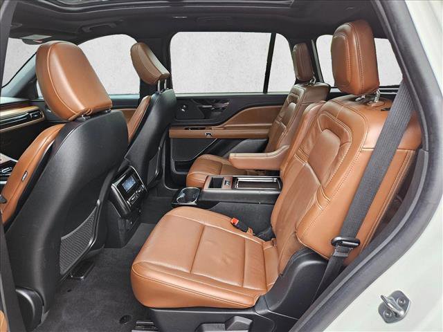 Used 2023 Lincoln Aviator Reserve w/ Equipment Group 201A RWD image 17
