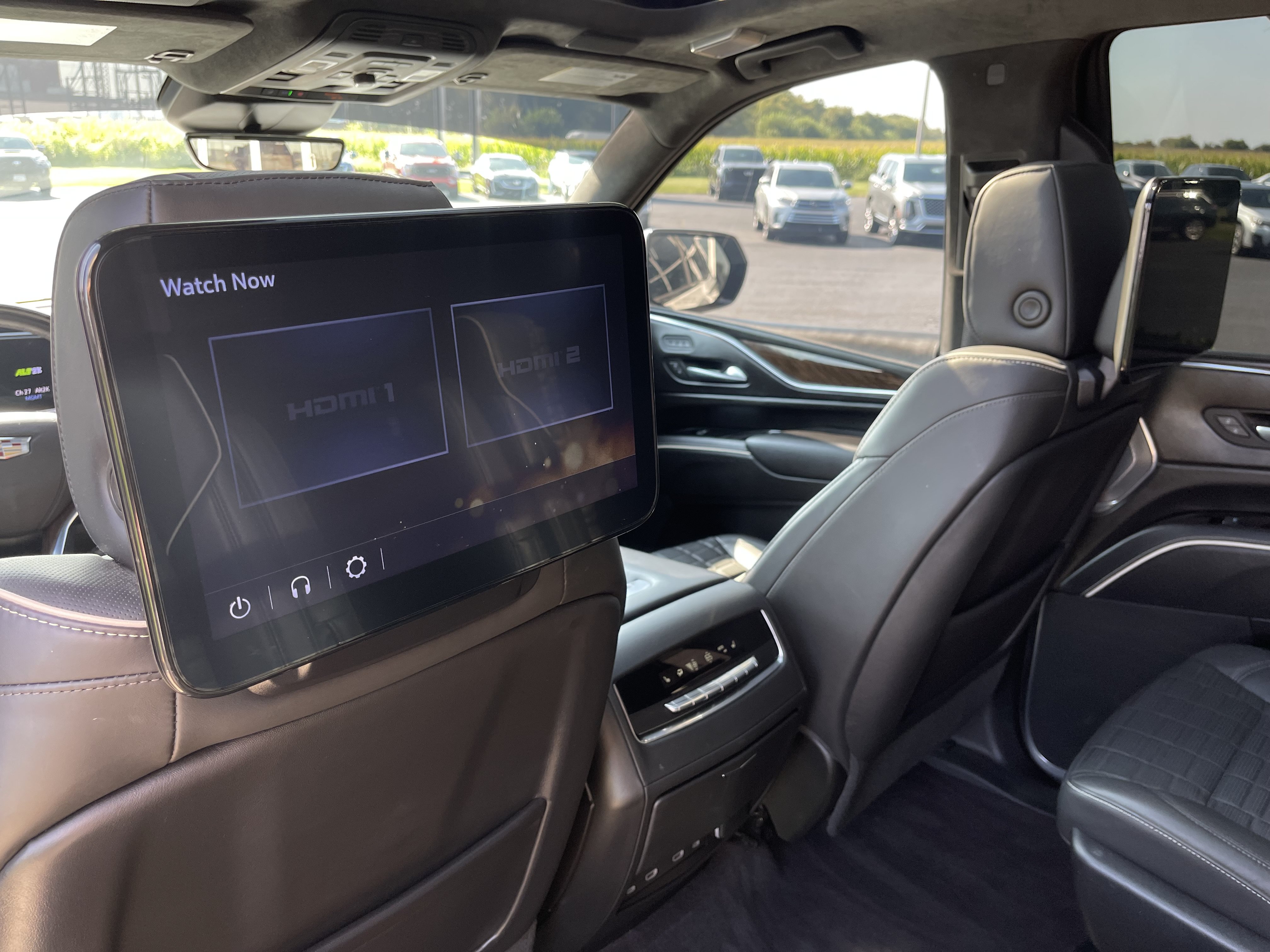 Used 2023 Cadillac Escalade Premium Luxury Platinum AWD/4WD image 22
