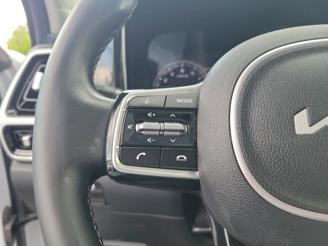 Certified 2022 Kia Sorento SX FWD image 18
