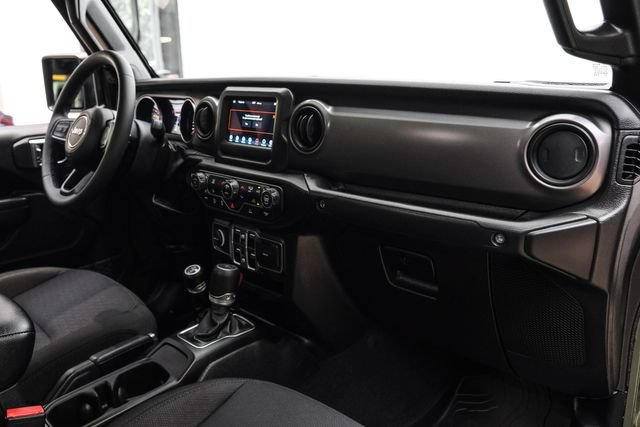 Used 2023 Jeep Gladiator Sport AWD/4WD image 13