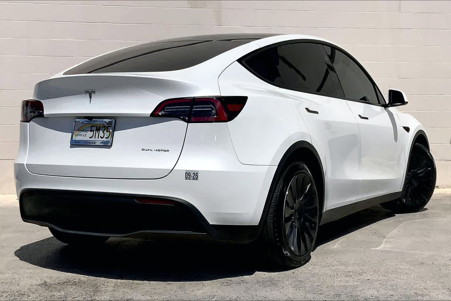 Used 2023 Tesla Model Y Long Range AWD/4WD image 23