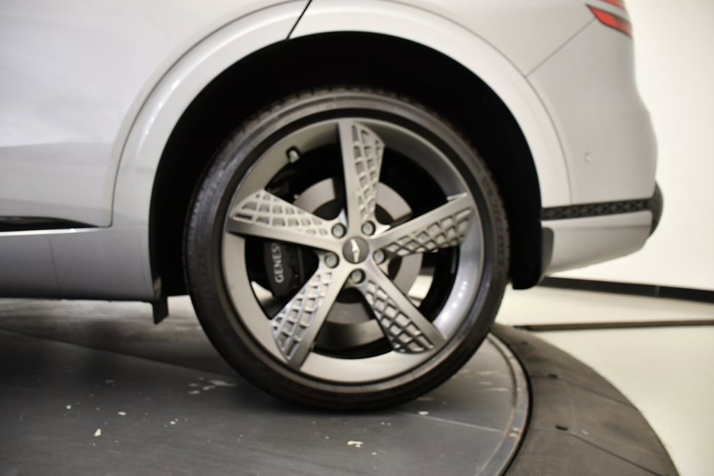 Used 2025 Genesis GV70 3.5T Sport w/ Sport Advanced Package image 14