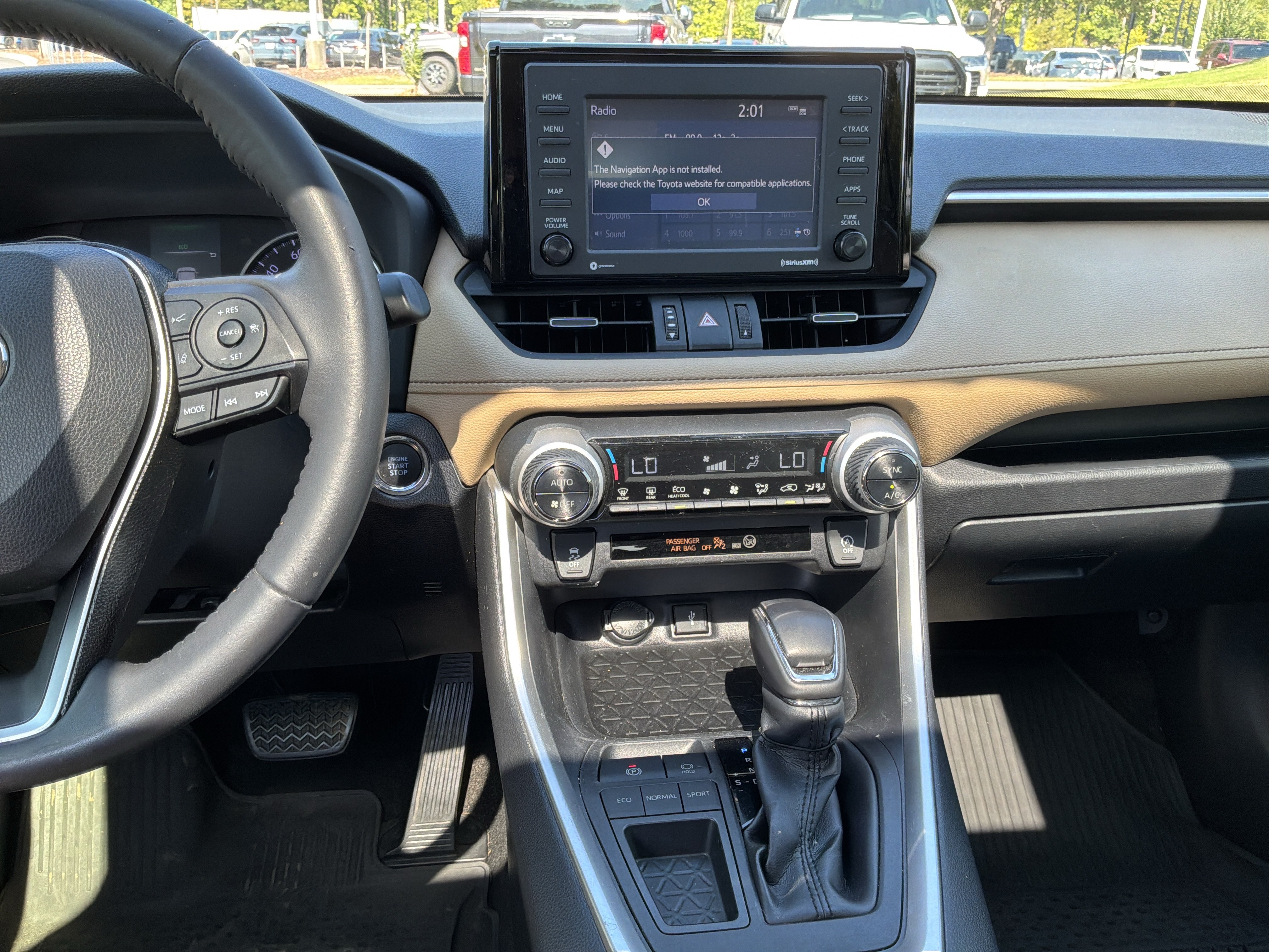 Used 2020 Toyota RAV4 XLE Premium FWD image 30