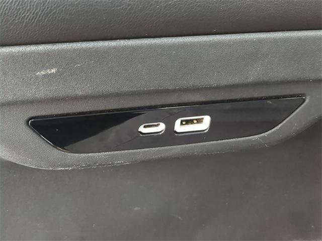 Certified 2024 Chrysler Pacifica Touring-L image 18