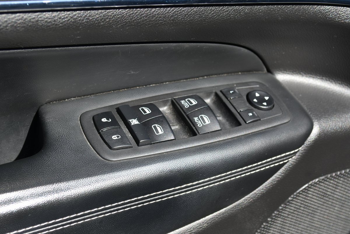 Used 2021 Jeep Grand Cherokee Limited image 34