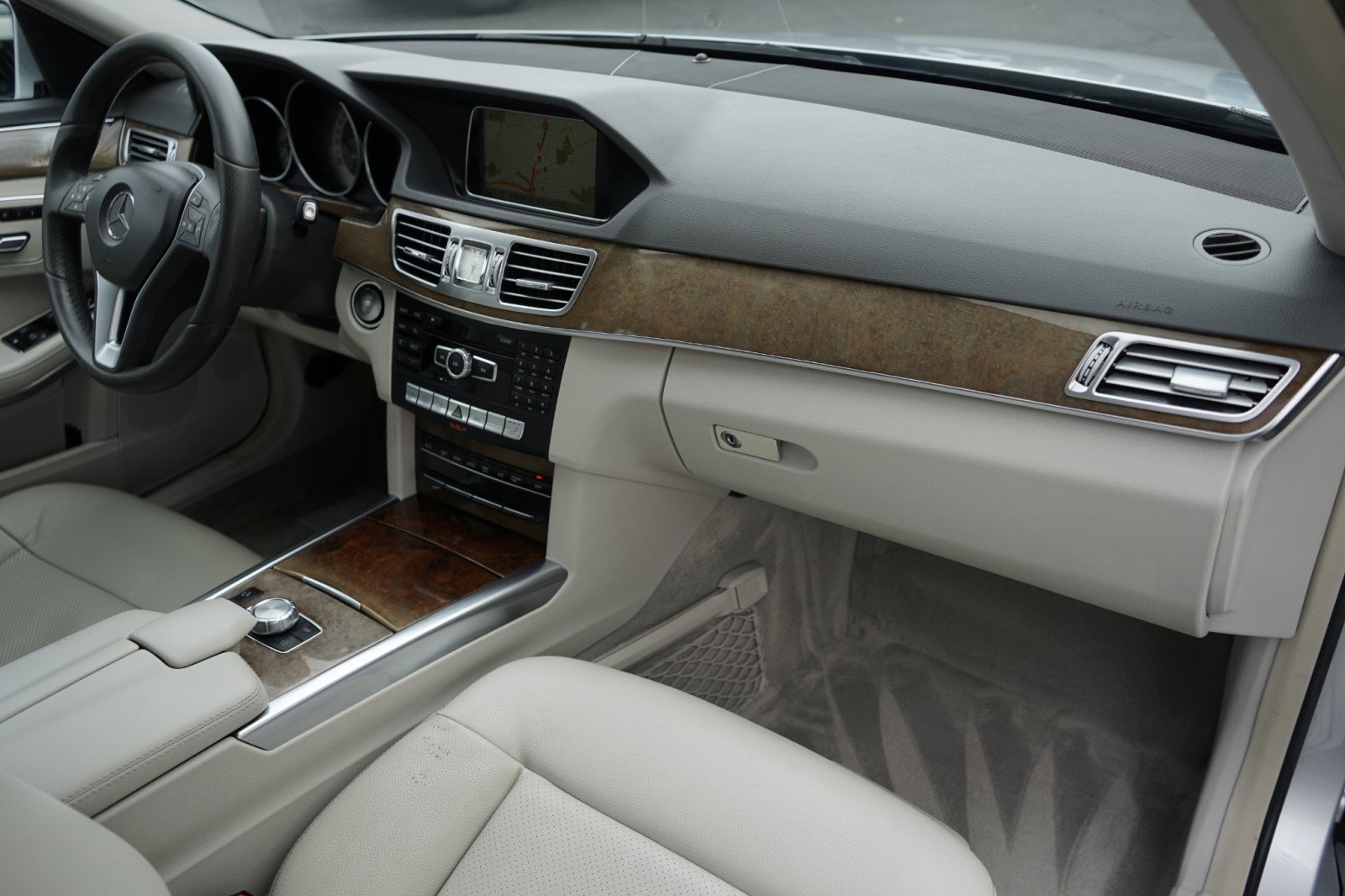 Used 2014 Mercedes-Benz E 350 Sedan image 20