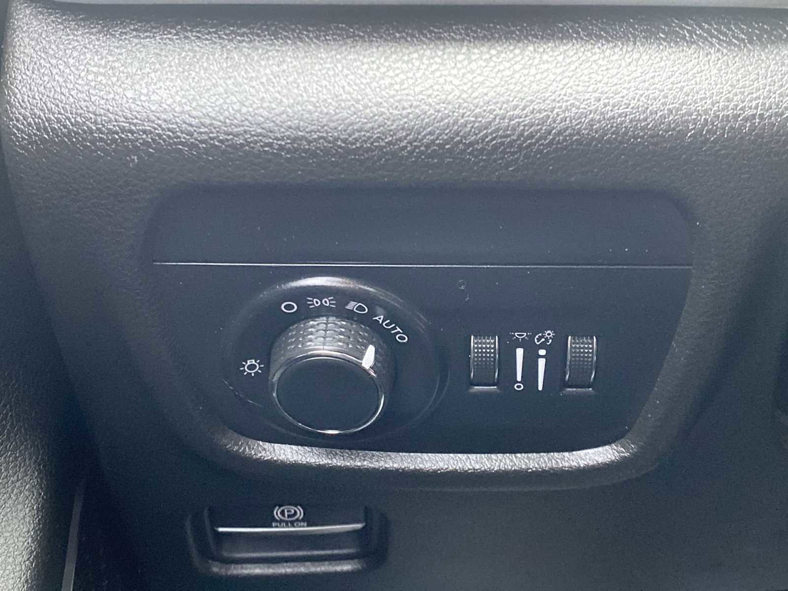 Used 2021 Jeep Grand Cherokee L Laredo image 19