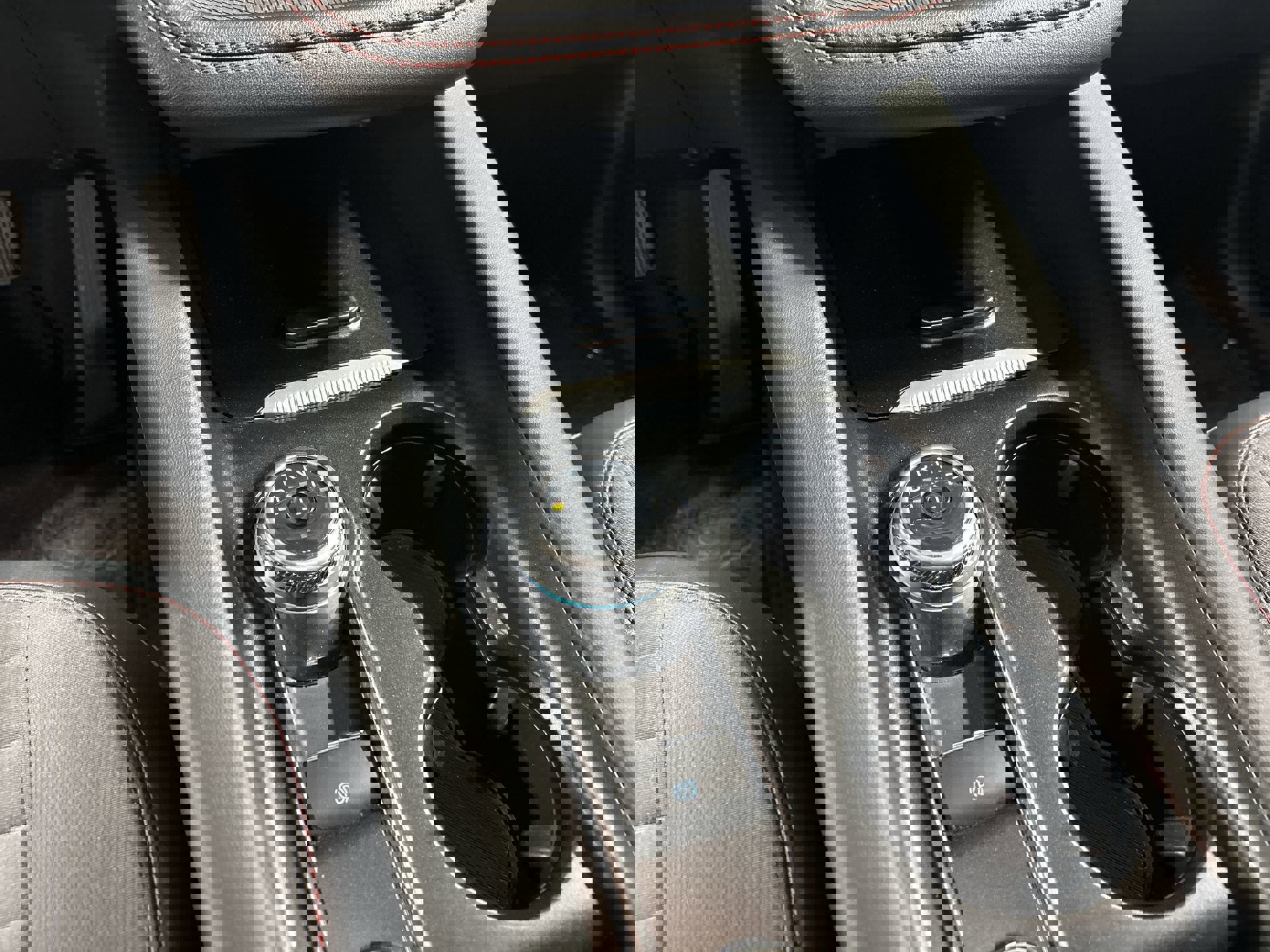 Used 2025 Ford Explorer ST-Line w/ ST-Line Street Pack image 18