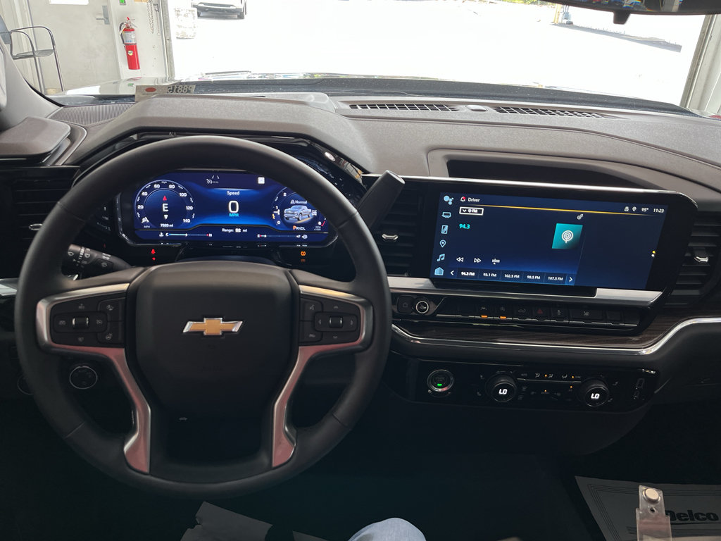 Used 2023 Chevrolet Silverado 1500 LT AWD/4WD image 15