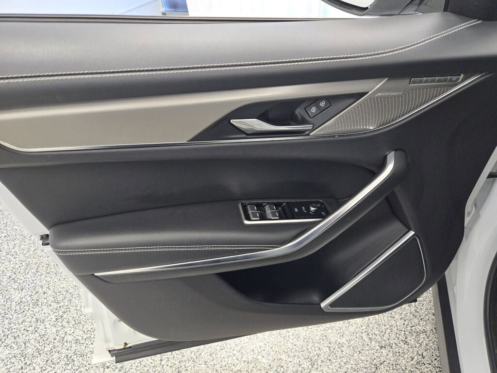 Used 2024 Jaguar F-PACE R-Dynamic S image 22