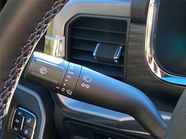 Used 2025 Ford F150 Lariat w/ FX4 Off-Road Package image 21