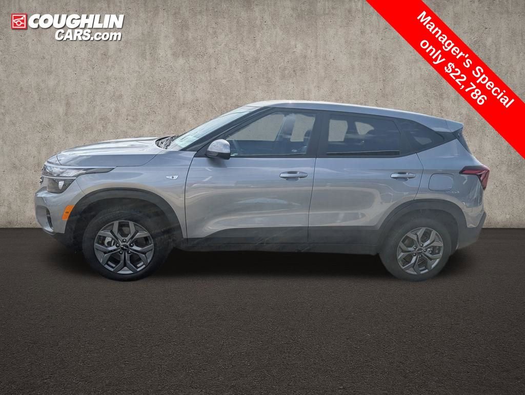 Used 2025 Kia Seltos LX AWD/4WD image 4