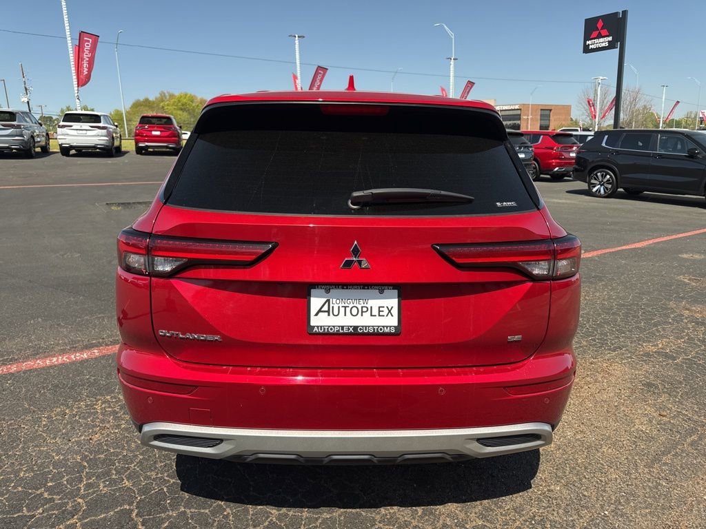 Used 2022 Mitsubishi Outlander SE image 7