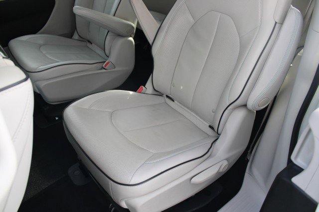 Used 2018 Chrysler Pacifica Limited w/ Advanced Safetytec Group image 20