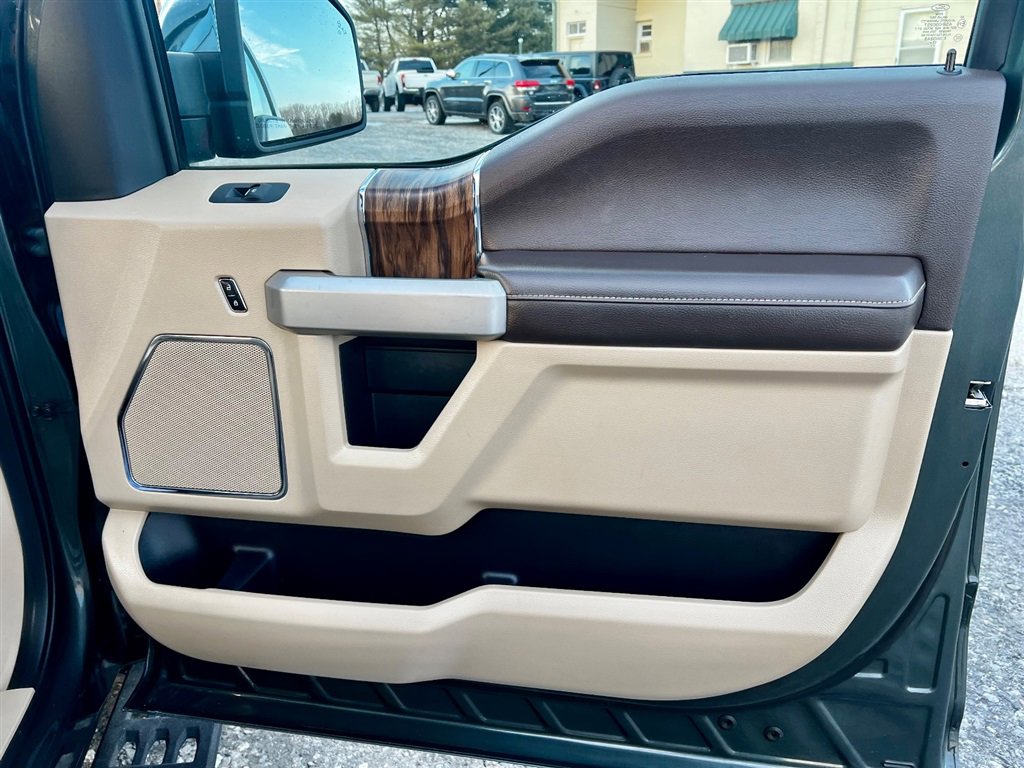 Used 2018 Ford F150 Lariat image 29